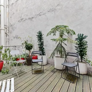 https://elegance-pompidou-apartment.fr-paris.fr
