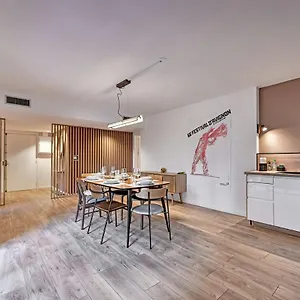 Apartamento Aux Marches Du Palais - Ac Clim - Spacieux - Terrasse - Wifi, Aviñón